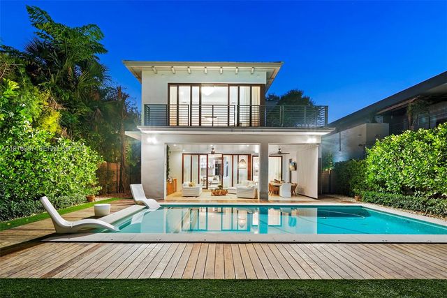 1621 S Bayshore Dr, Miami, FL 33133