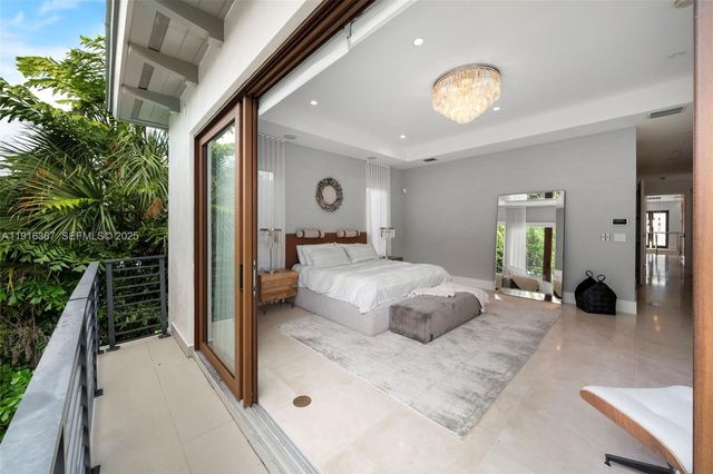 1621 S Bayshore Dr, Miami, FL 33133