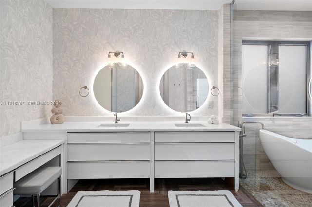 1621 S Bayshore Dr, Miami, FL 33133