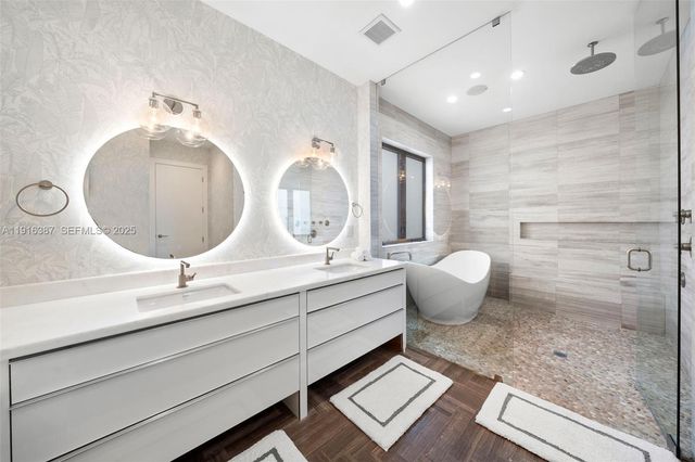 1621 S Bayshore Dr, Miami, FL 33133