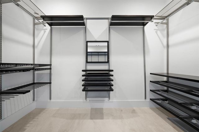 1621 S Bayshore Dr, Miami, FL 33133