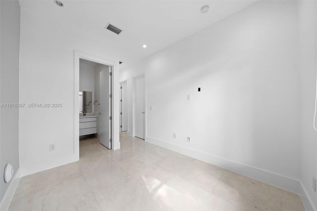 1621 S Bayshore Dr, Miami, FL 33133