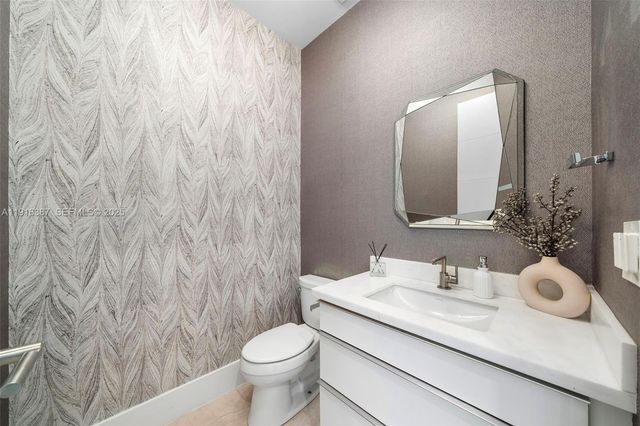 1621 S Bayshore Dr, Miami, FL 33133