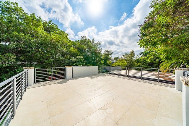 1621 S Bayshore Dr, Miami, FL 33133