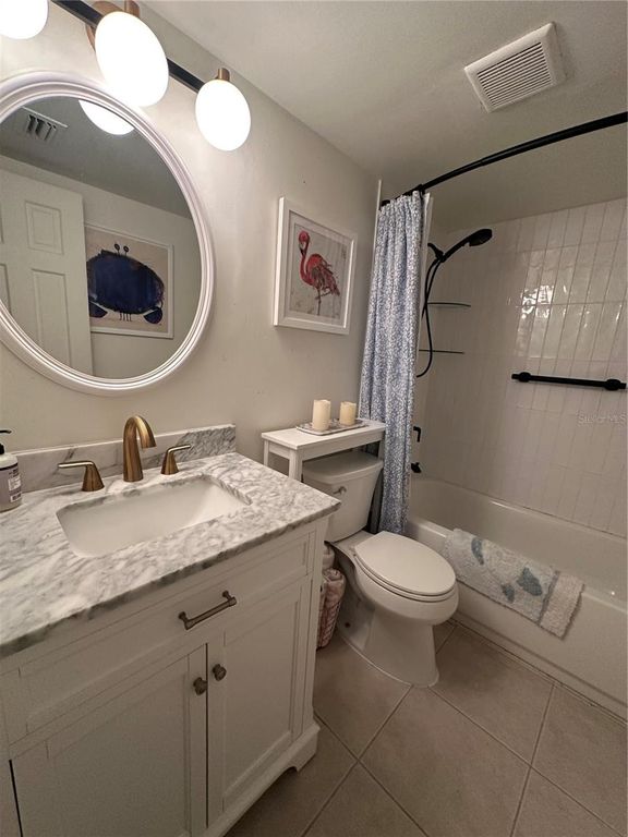 Image 6 of property listing at 3800 SAXON DRIVE B13, New Smyrna Beach, FL 32169