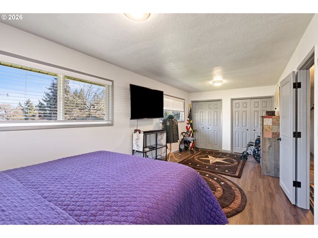 2025 Nw DELRIDGE Ave, Roseburg, OR 97471