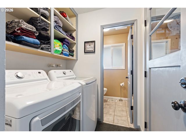 2025 Nw DELRIDGE Ave, Roseburg, OR 97471