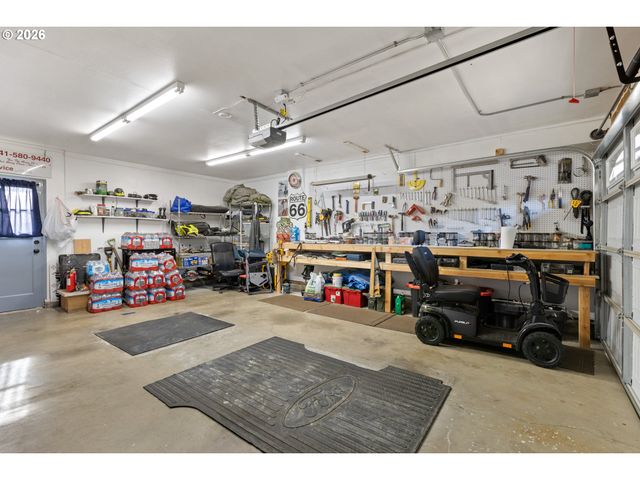 2025 Nw DELRIDGE Ave, Roseburg, OR 97471