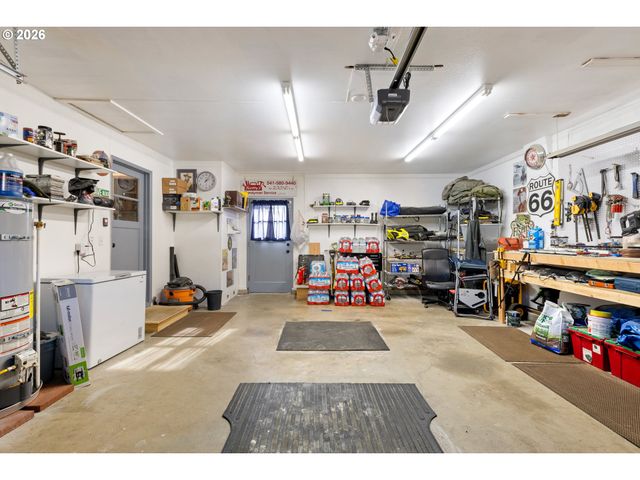 2025 Nw DELRIDGE Ave, Roseburg, OR 97471