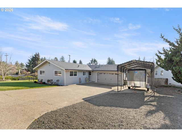 2025 Nw DELRIDGE Ave, Roseburg, OR 97471