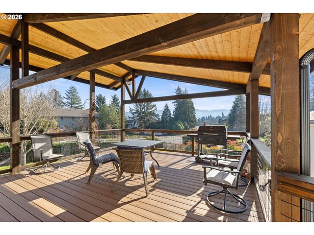 2025 Nw DELRIDGE Ave, Roseburg, OR 97471