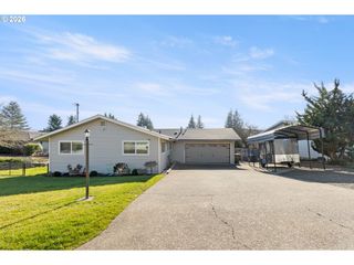 2025 Nw DELRIDGE Ave, Roseburg, OR 97471