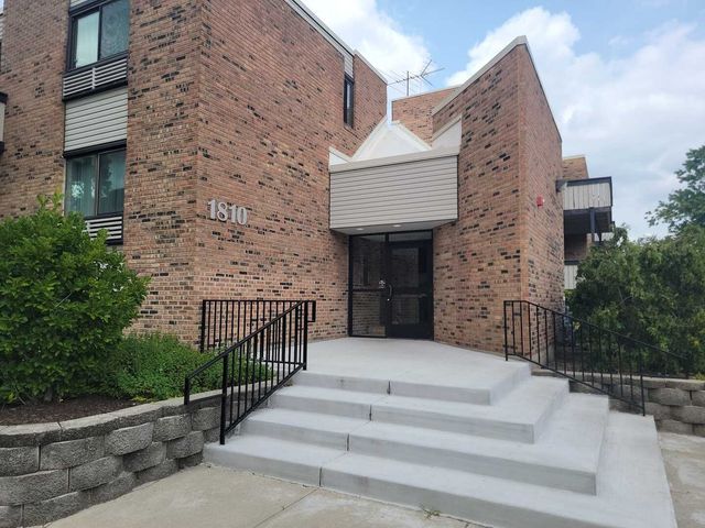 1810 Hemlock Place 204, Schaumburg, IL 60173