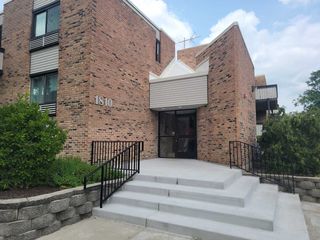 1810 Hemlock Place 204, Schaumburg, IL 60173