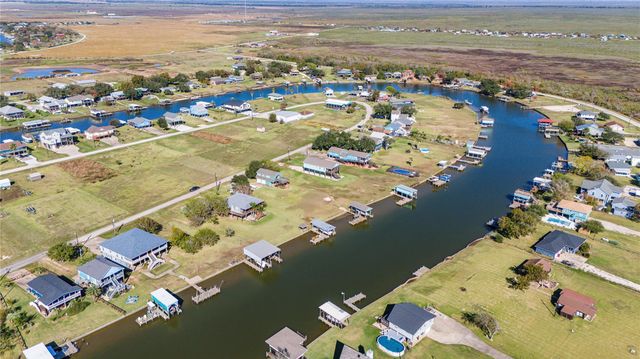 2071 County Road 291, Bay City, TX 77414