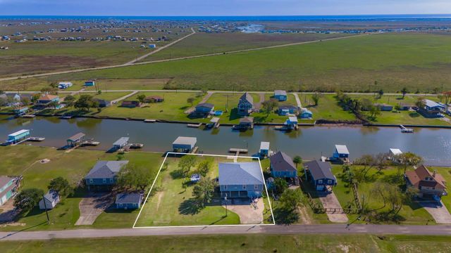 2071 County Road 291, Bay City, TX 77414