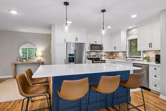 6328 Limerick Lane, Edina, MN 55439