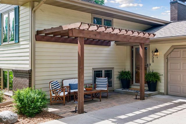 6328 Limerick Lane, Edina, MN 55439