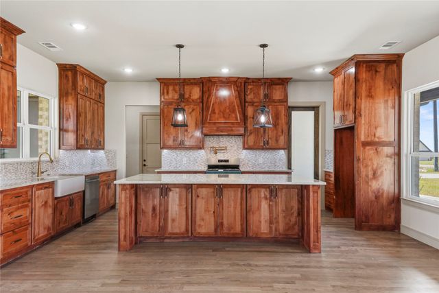 650 Alondrita Street, Celeste, TX 75423