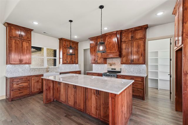 650 Alondrita Street, Celeste, TX 75423