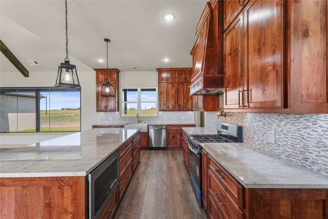 650 Alondrita Street, Celeste, TX 75423