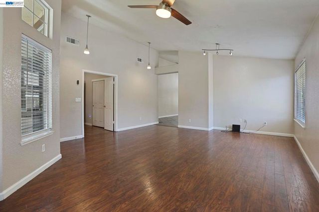 1491 Velasquez Ln, Tracy, CA 95377