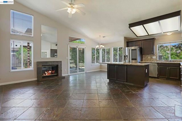 1491 Velasquez Ln, Tracy, CA 95377