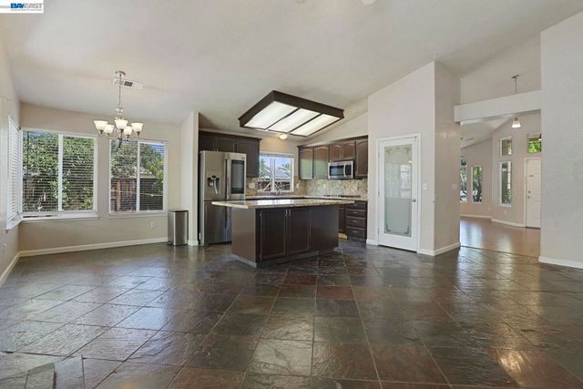 1491 Velasquez Ln, Tracy, CA 95377