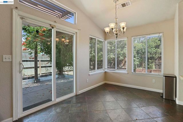 1491 Velasquez Ln, Tracy, CA 95377