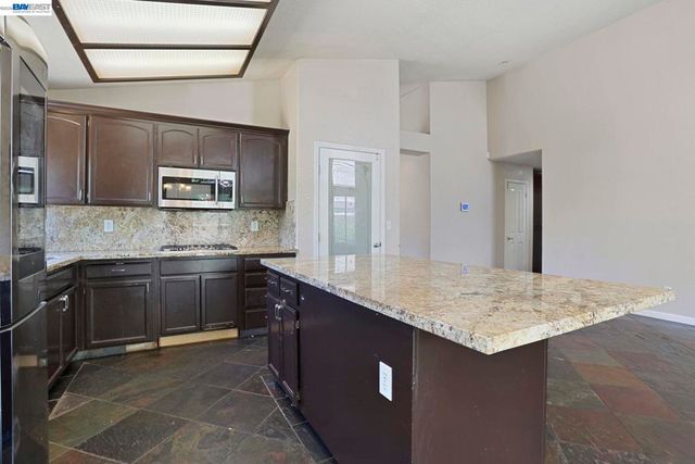 1491 Velasquez Ln, Tracy, CA 95377