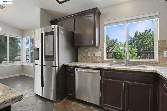 1491 Velasquez Ln, Tracy, CA 95377