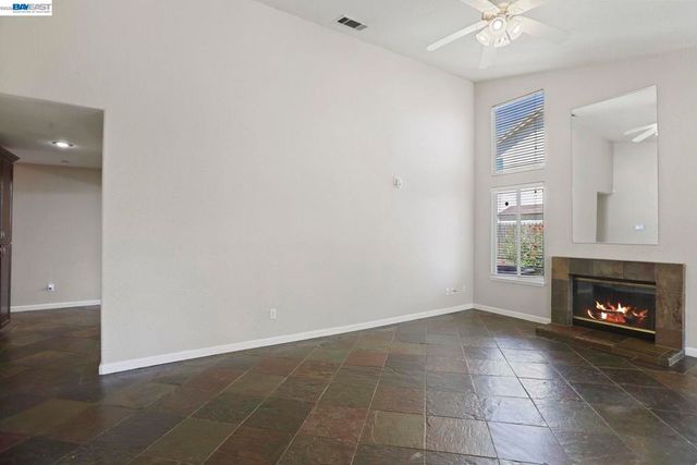 1491 Velasquez Ln, Tracy, CA 95377