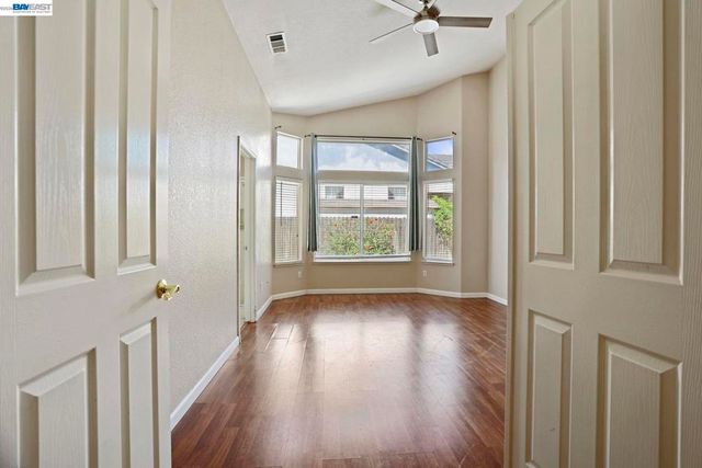 1491 Velasquez Ln, Tracy, CA 95377