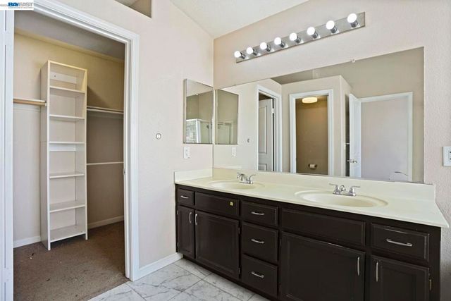 1491 Velasquez Ln, Tracy, CA 95377