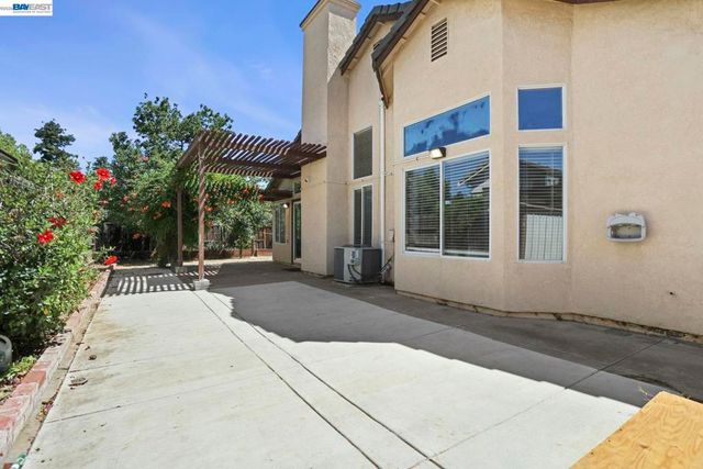 1491 Velasquez Ln, Tracy, CA 95377