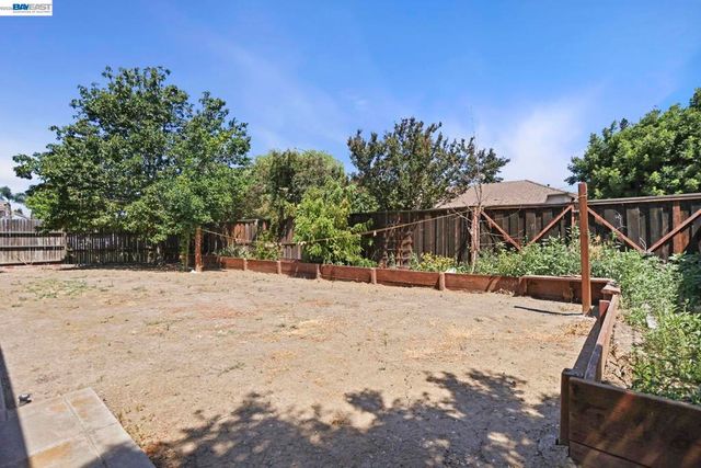 1491 Velasquez Ln, Tracy, CA 95377