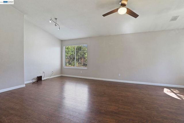 1491 Velasquez Ln, Tracy, CA 95377
