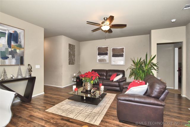 14009 S Kenosha Avenue, Glenpool, OK 74033