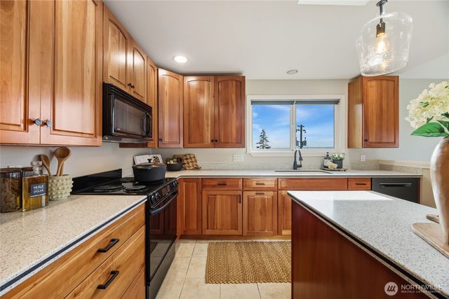 5064 Beach Drive SW, Seattle, WA 98136