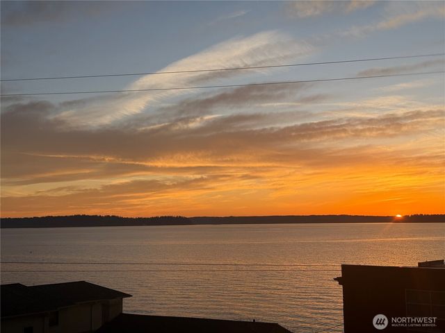 5064 Beach Drive SW, Seattle, WA 98136