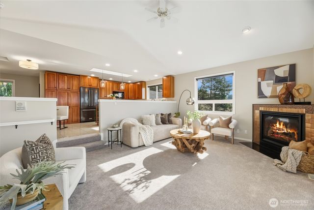 5064 Beach Drive SW, Seattle, WA 98136