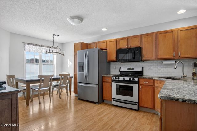 11A Fairway Drive, Halfmoon, NY 12118