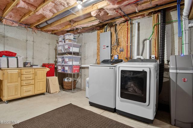 11A Fairway Drive, Halfmoon, NY 12118