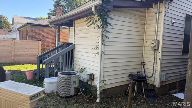 6937 Etzel Avenue, University City, MO 63130