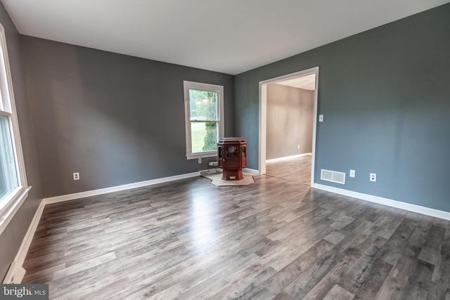 3760 STICKS RD, Glen Rock, PA 17327