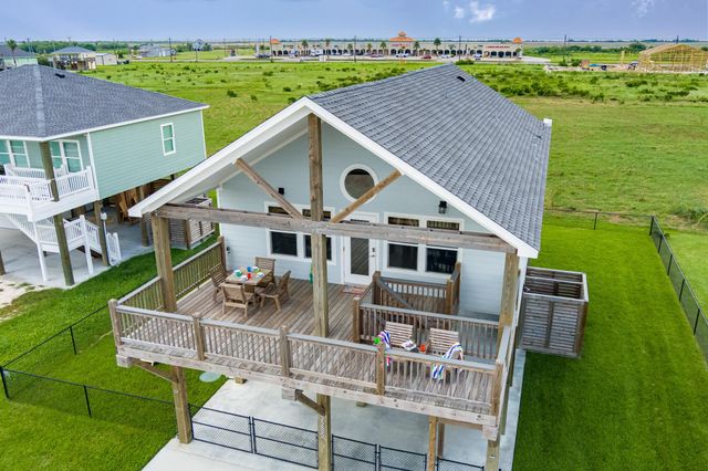 2285 E Lobster Street, Crystal Beach, TX 77650