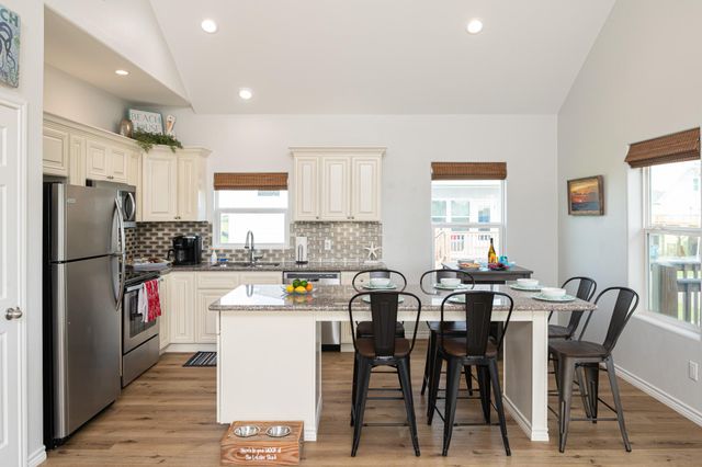 2285 E Lobster Street, Crystal Beach, TX 77650