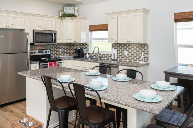 2285 E Lobster Street, Crystal Beach, TX 77650