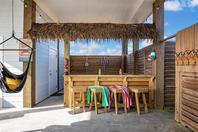2285 E Lobster Street, Crystal Beach, TX 77650