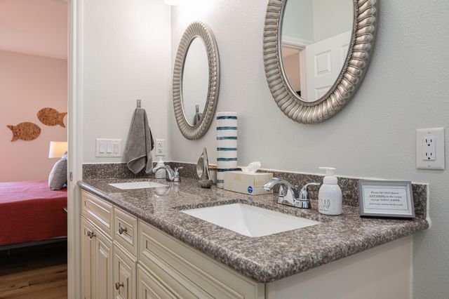 2285 E Lobster Street, Crystal Beach, TX 77650